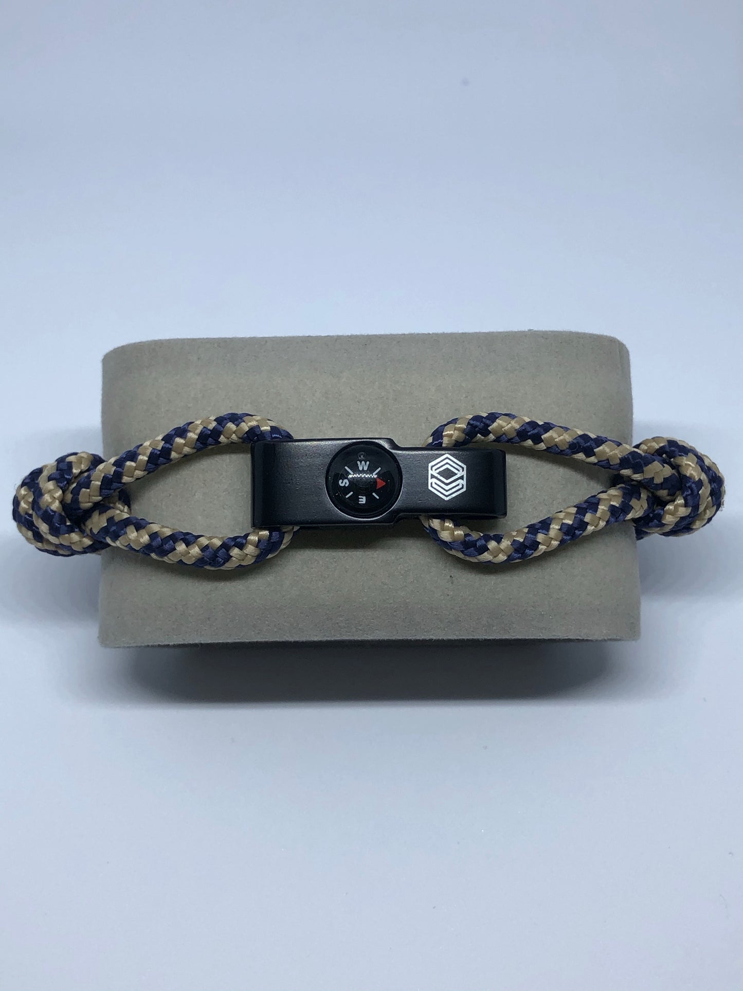 CAP 2 Beige et Bleu Marine